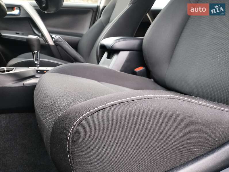 Внедорожник / Кроссовер Toyota RAV4 2018 в Ровно фото 12 Внедорожник / Кроссовер Toyota RAV4 2018 в Ровно