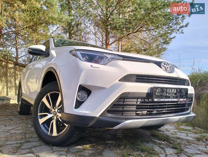 Внедорожник / Кроссовер Toyota RAV4 2018 в Ровно фото 24 Внедорожник / Кроссовер Toyota RAV4 2018 в Ровно