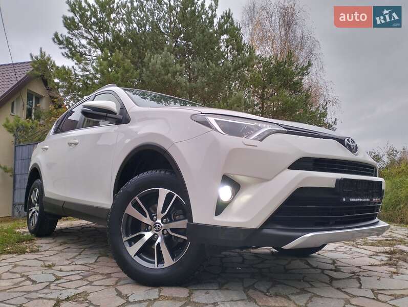 Внедорожник / Кроссовер Toyota RAV4 2018 в Ровно фото 27 Внедорожник / Кроссовер Toyota RAV4 2018 в Ровно