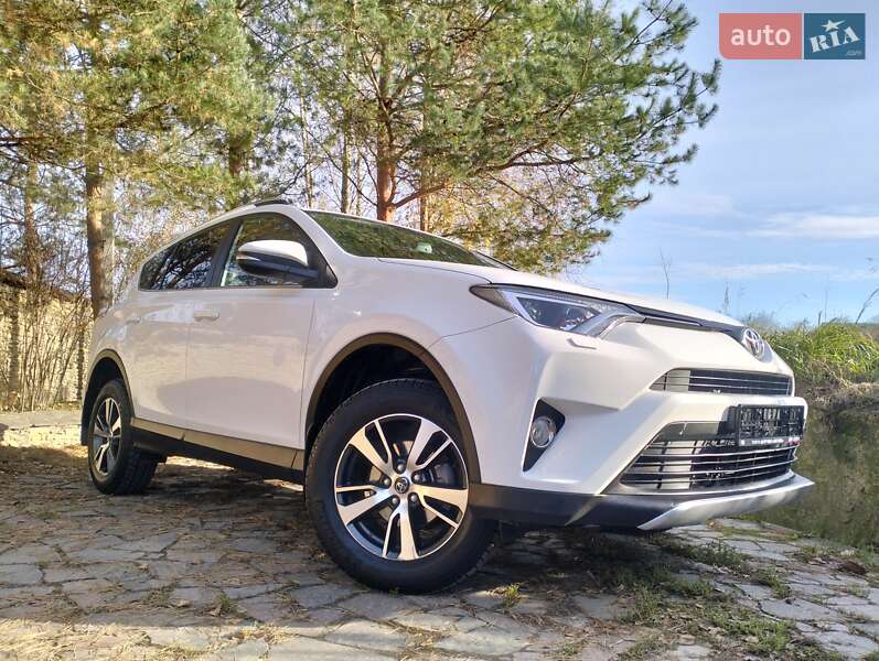 Внедорожник / Кроссовер Toyota RAV4 2018 в Ровно фото 36 Внедорожник / Кроссовер Toyota RAV4 2018 в Ровно