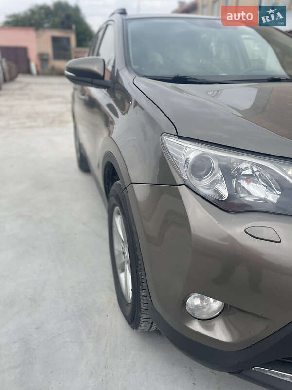 Внедорожник / Кроссовер Toyota RAV4 2013 в Львове