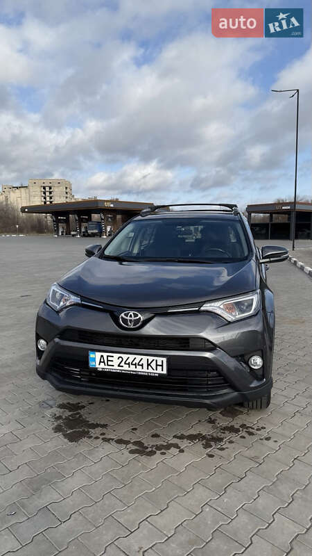 Внедорожник / Кроссовер Toyota RAV4 2016 в Киеве