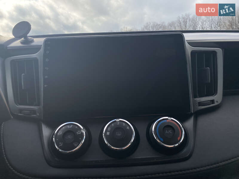 Внедорожник / Кроссовер Toyota RAV4 2016 в Киеве