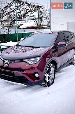 Внедорожник / Кроссовер Toyota RAV4 2017 в Ивано-Франковске