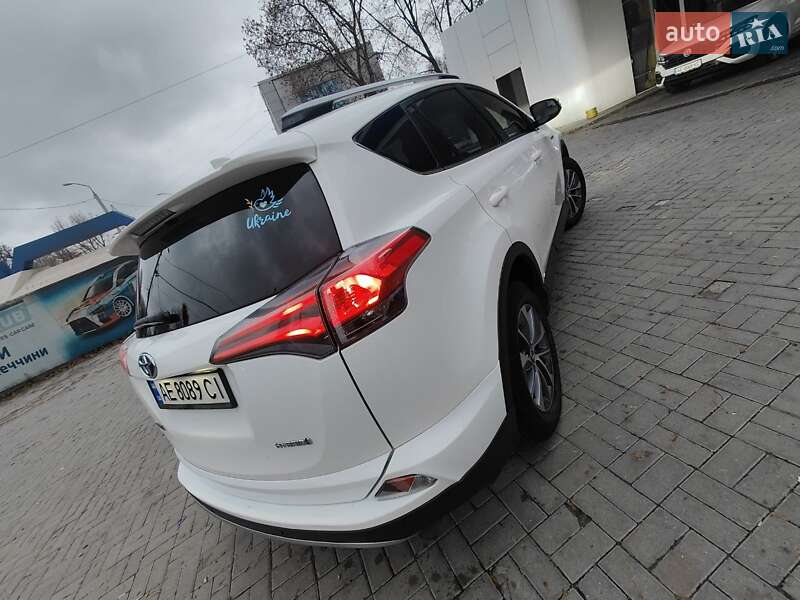 Позашляховик / Кросовер Toyota RAV4 2018 в Дніпрі фото 4 Позашляховик / Кросовер Toyota RAV4 2018 в Дніпрі
