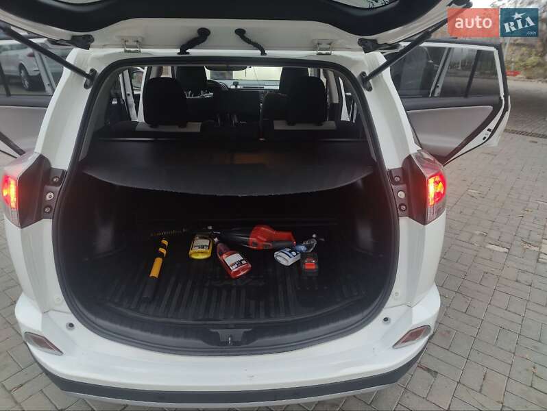 Позашляховик / Кросовер Toyota RAV4 2018 в Дніпрі фото 9 Позашляховик / Кросовер Toyota RAV4 2018 в Дніпрі