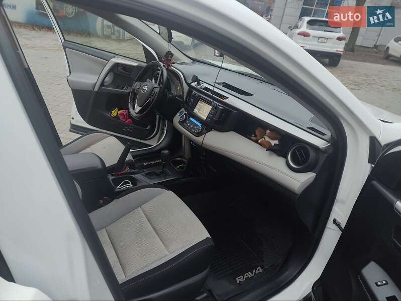 Позашляховик / Кросовер Toyota RAV4 2018 в Дніпрі фото 15 Позашляховик / Кросовер Toyota RAV4 2018 в Дніпрі