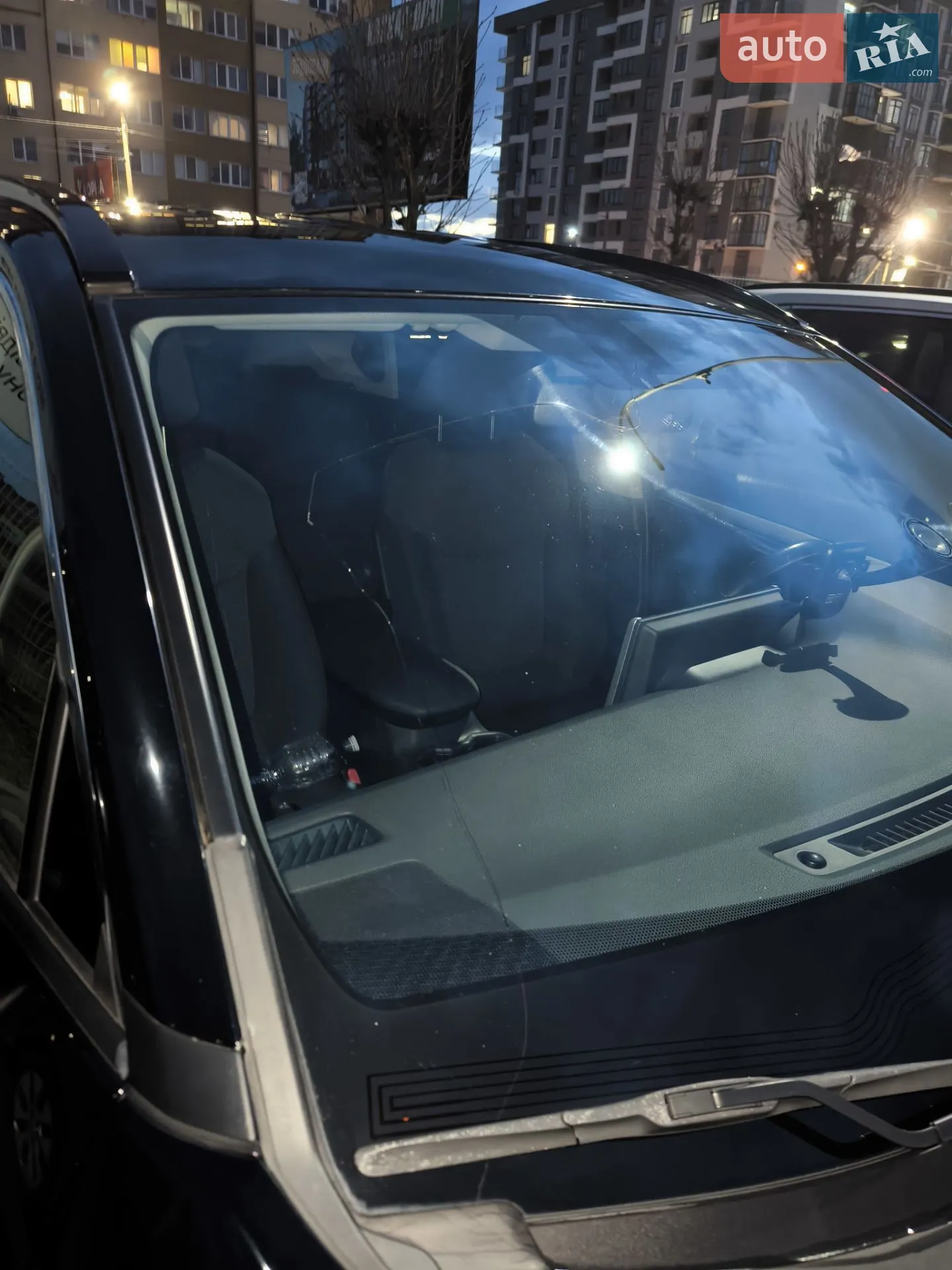 2019 Toyota RAV 4 - мініатюра 8