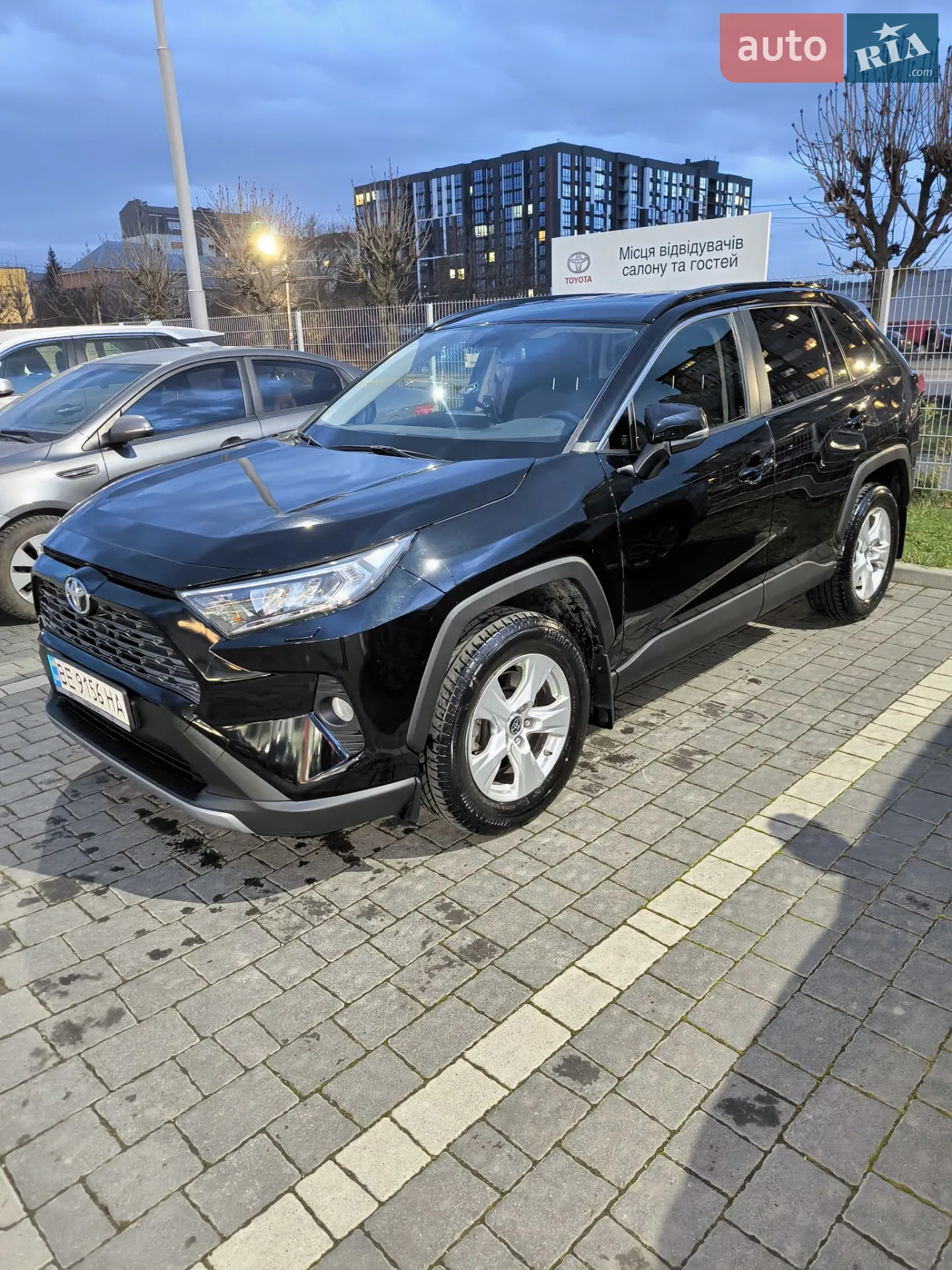 2019 Toyota RAV 4 - мініатюра 4