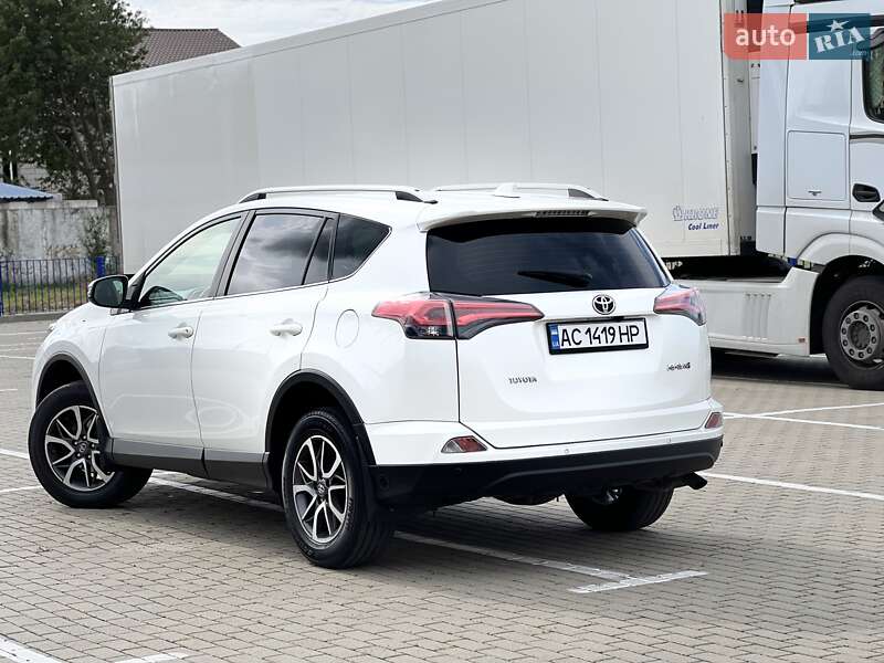 Внедорожник / Кроссовер Toyota RAV4 2018 в Нововолынске фото 5 Внедорожник / Кроссовер Toyota RAV4 2018 в Нововолынске