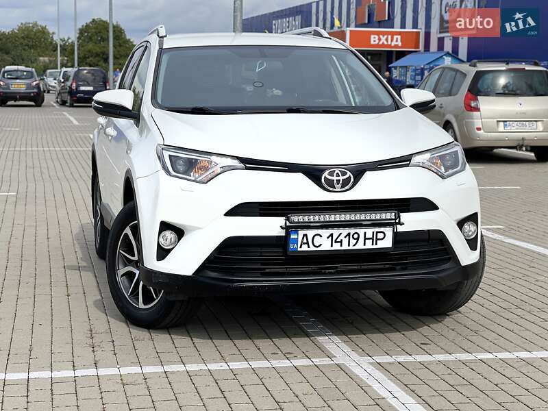 Внедорожник / Кроссовер Toyota RAV4 2018 в Нововолынске фото 13 Внедорожник / Кроссовер Toyota RAV4 2018 в Нововолынске