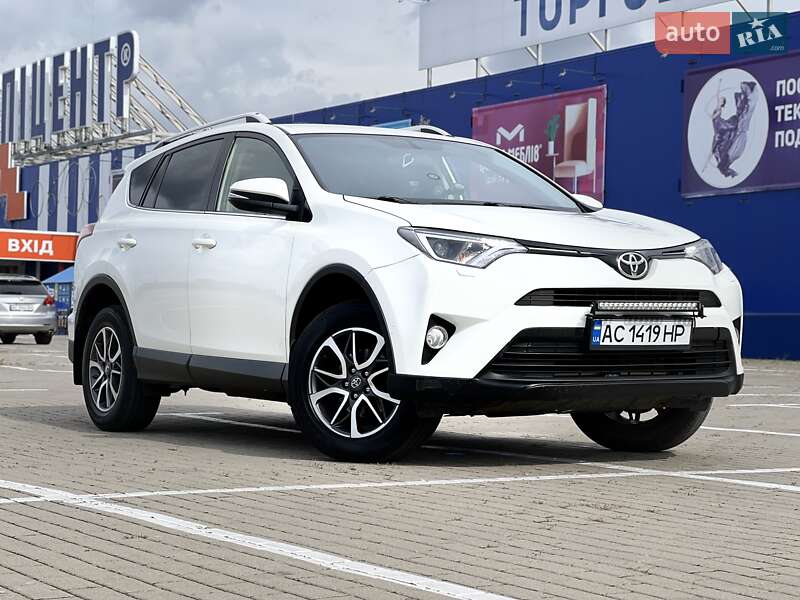 Внедорожник / Кроссовер Toyota RAV4 2018 в Нововолынске фото 14 Внедорожник / Кроссовер Toyota RAV4 2018 в Нововолынске
