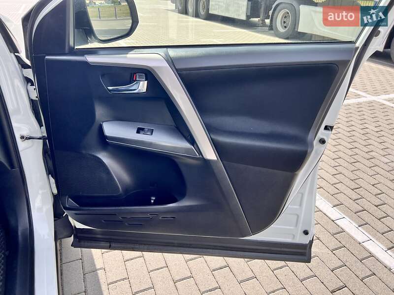 Внедорожник / Кроссовер Toyota RAV4 2018 в Нововолынске фото 78 Внедорожник / Кроссовер Toyota RAV4 2018 в Нововолынске