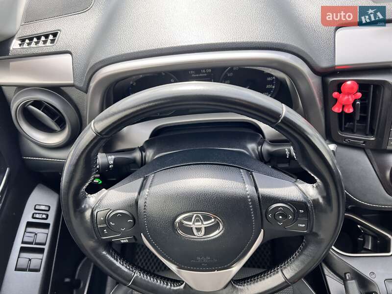 Внедорожник / Кроссовер Toyota RAV4 2018 в Нововолынске фото 98 Внедорожник / Кроссовер Toyota RAV4 2018 в Нововолынске