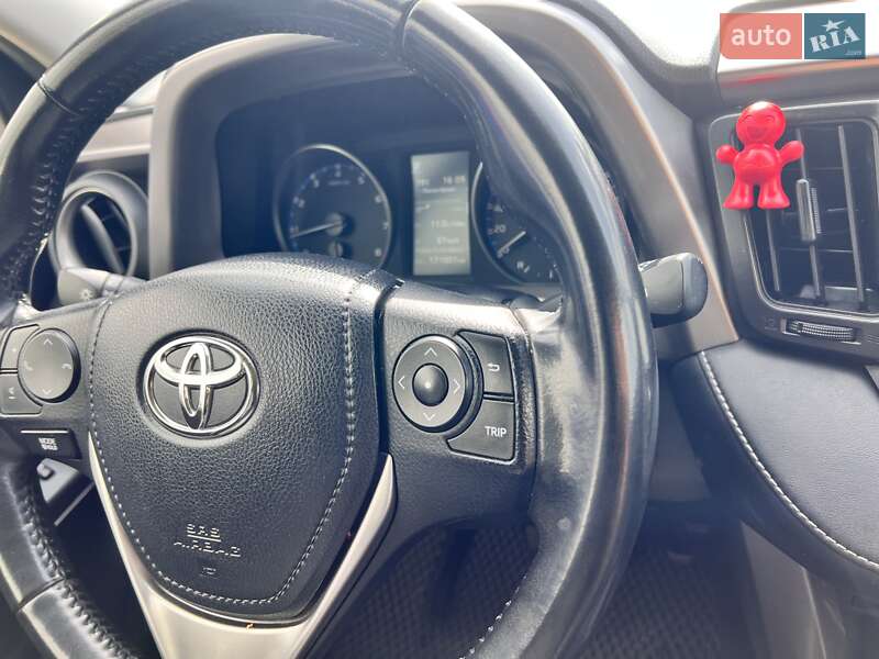 Внедорожник / Кроссовер Toyota RAV4 2018 в Нововолынске фото 100 Внедорожник / Кроссовер Toyota RAV4 2018 в Нововолынске