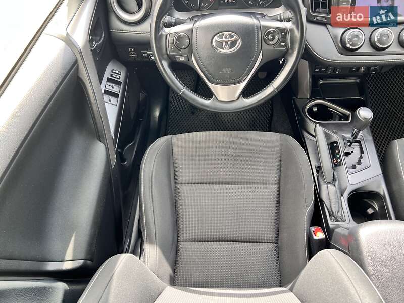 Внедорожник / Кроссовер Toyota RAV4 2018 в Нововолынске фото 104 Внедорожник / Кроссовер Toyota RAV4 2018 в Нововолынске