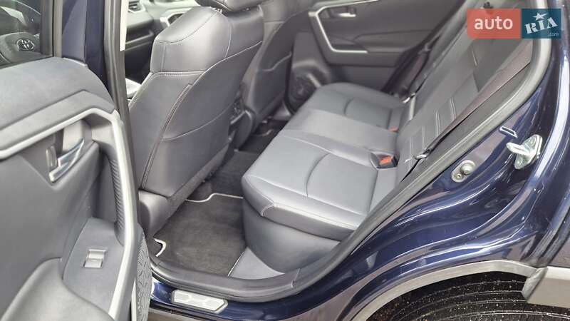 Позашляховик / Кросовер Toyota RAV4 2023 в Києві
