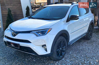 Позашляховик / Кросовер Toyota RAV4 2018 в Івано-Франківську