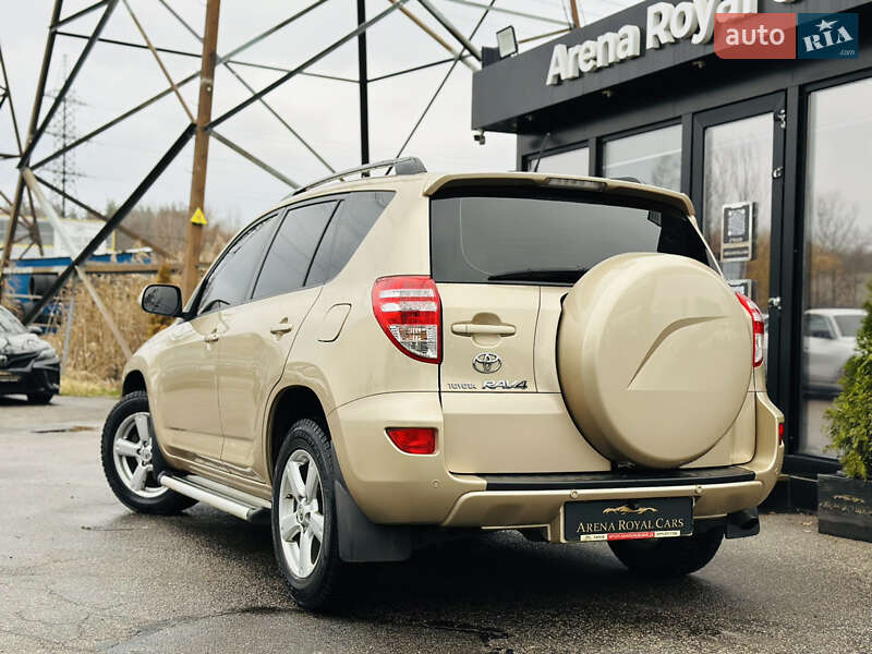 Внедорожник / Кроссовер Toyota RAV4 2009 в Харькове