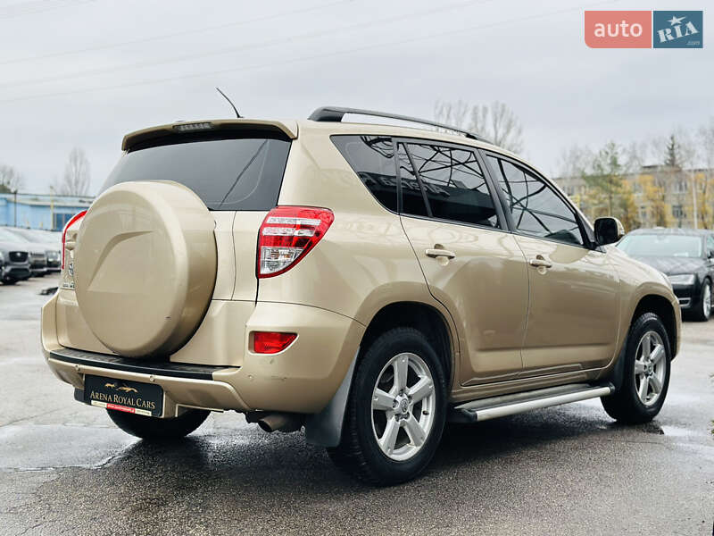 Внедорожник / Кроссовер Toyota RAV4 2009 в Харькове