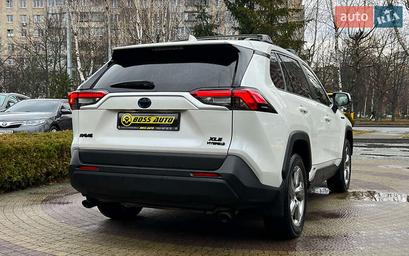 Позашляховик / Кросовер Toyota RAV4 2021 в Львові