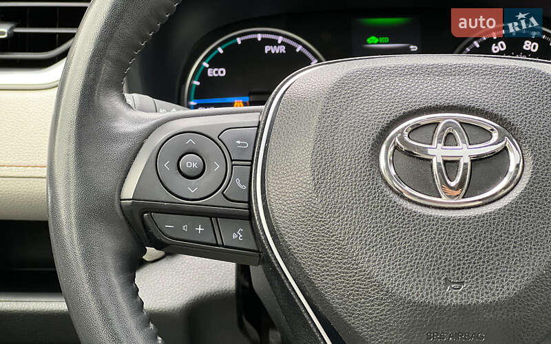 Позашляховик / Кросовер Toyota RAV4 2021 в Львові