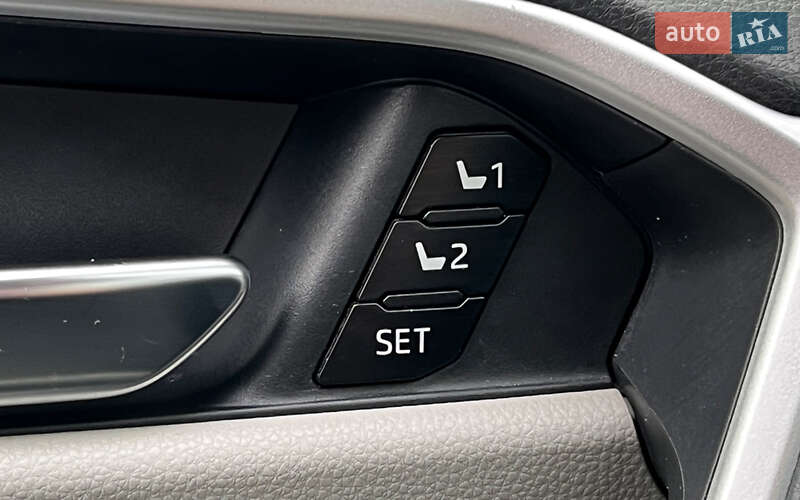 Позашляховик / Кросовер Toyota RAV4 2021 в Львові