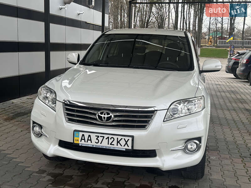 Внедорожник / Кроссовер Toyota RAV4 2011 в Виннице