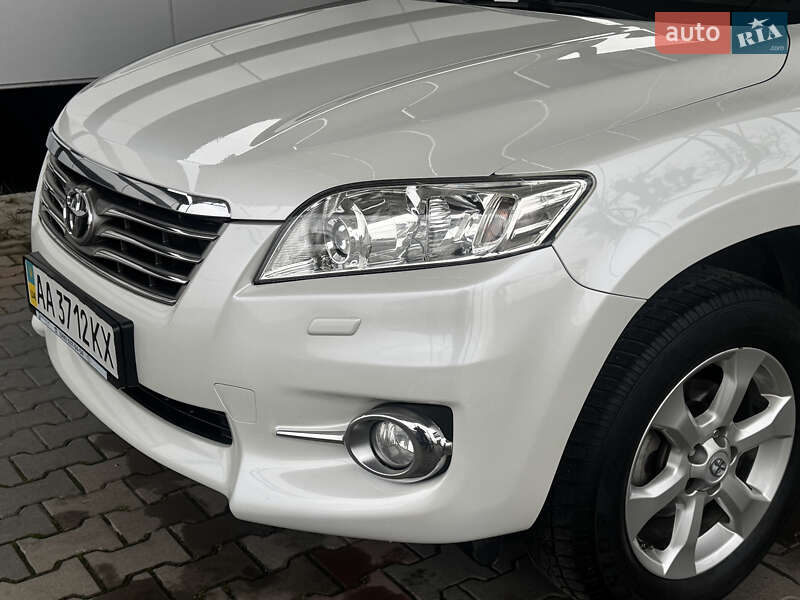 Внедорожник / Кроссовер Toyota RAV4 2011 в Виннице