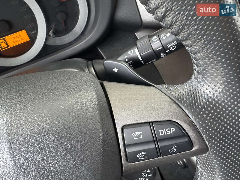 Внедорожник / Кроссовер Toyota RAV4 2011 в Виннице