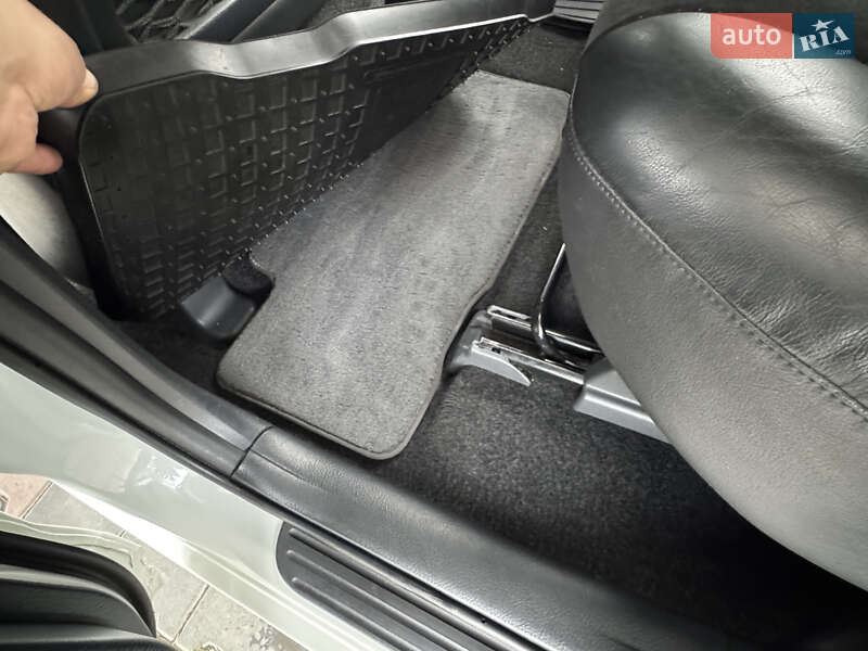 Внедорожник / Кроссовер Toyota RAV4 2011 в Виннице