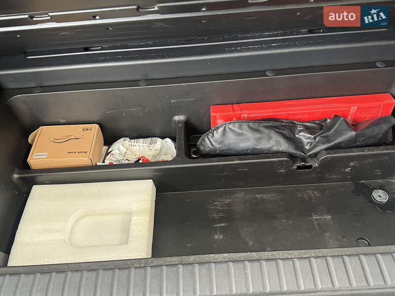 Внедорожник / Кроссовер Toyota RAV4 2011 в Виннице