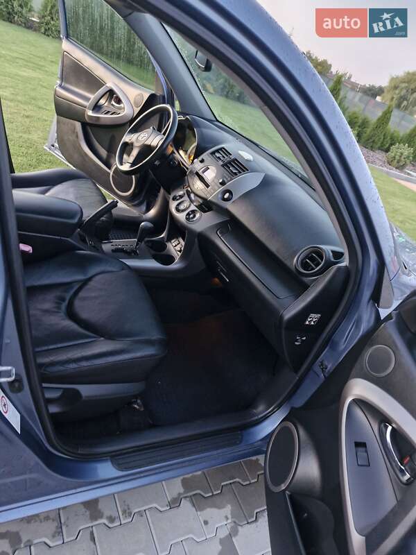 Позашляховик / Кросовер Toyota RAV4 2006 в Вінниці