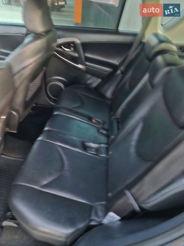 Позашляховик / Кросовер Toyota RAV4 2006 в Вінниці