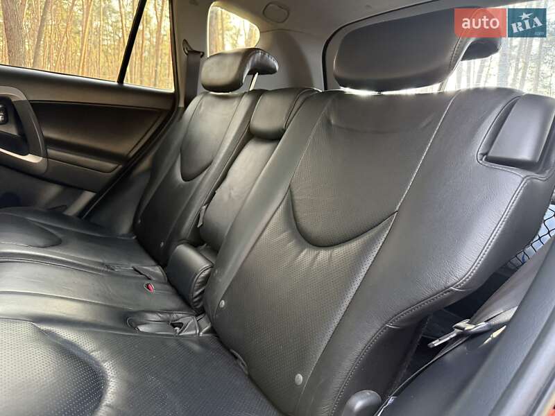 Внедорожник / Кроссовер Toyota RAV4 2008 в Киеве