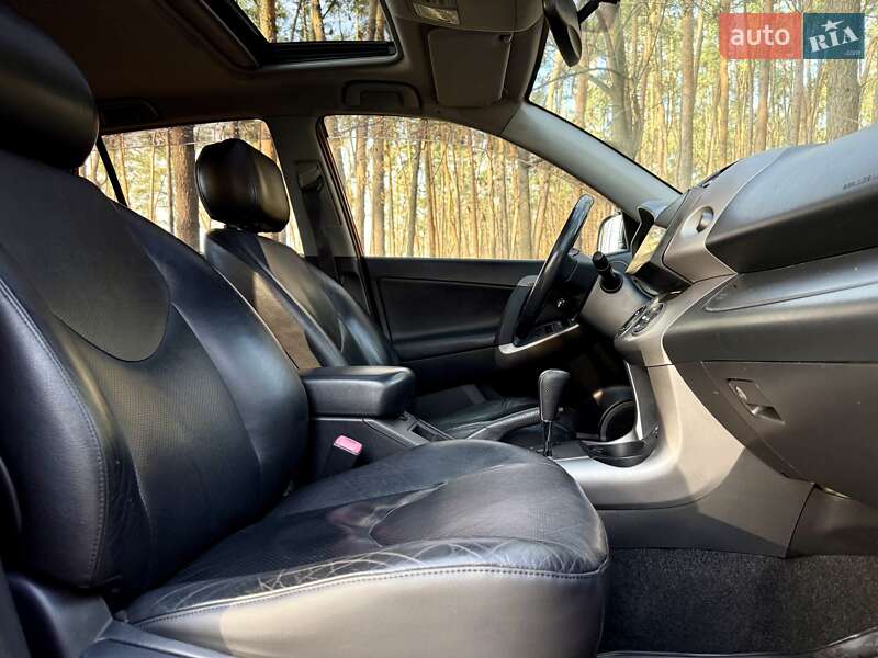 Внедорожник / Кроссовер Toyota RAV4 2008 в Киеве