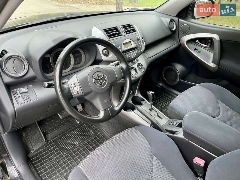 Внедорожник / Кроссовер Toyota RAV4 2008 в Киеве