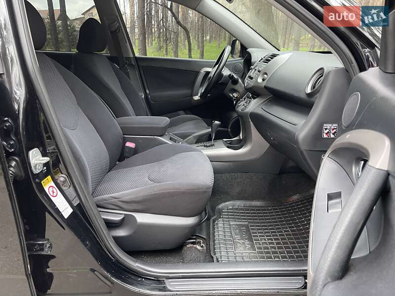 Внедорожник / Кроссовер Toyota RAV4 2008 в Киеве