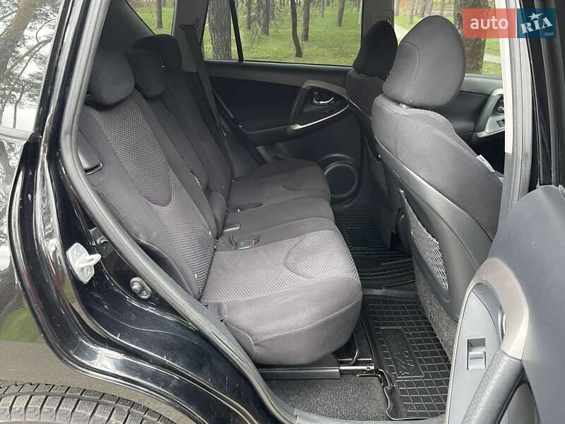 Внедорожник / Кроссовер Toyota RAV4 2008 в Киеве