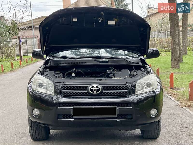 Внедорожник / Кроссовер Toyota RAV4 2008 в Киеве