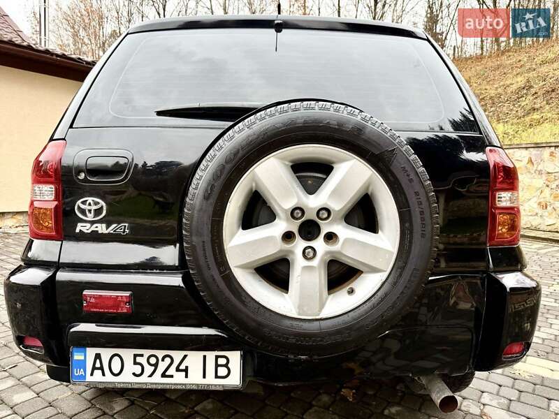 Внедорожник / Кроссовер Toyota RAV4 2005 в Солотвине