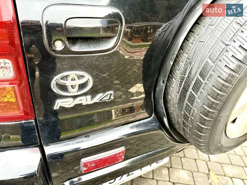 Внедорожник / Кроссовер Toyota RAV4 2005 в Солотвине