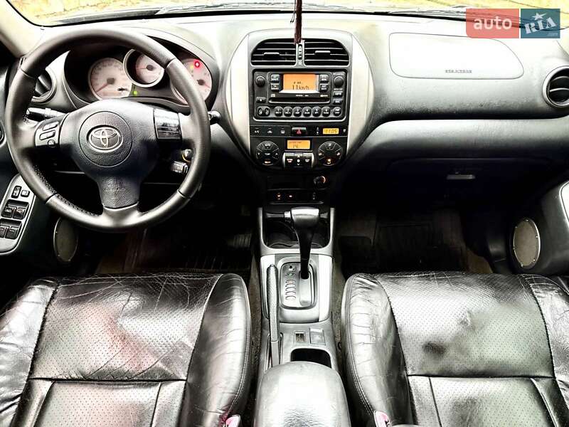 Внедорожник / Кроссовер Toyota RAV4 2005 в Солотвине