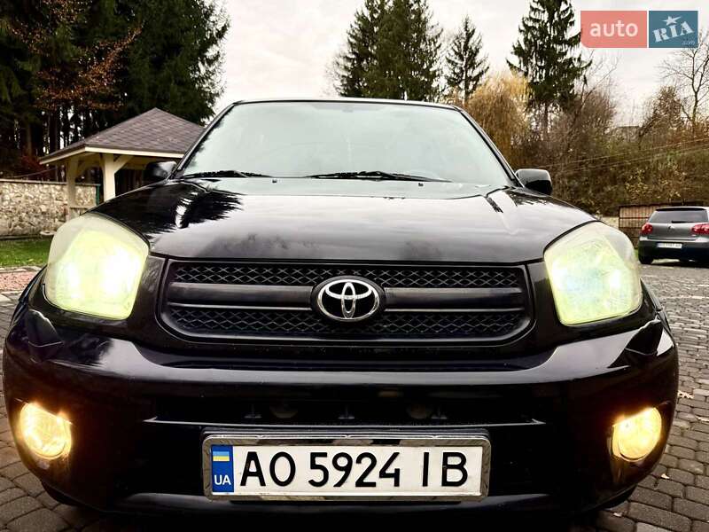 Внедорожник / Кроссовер Toyota RAV4 2005 в Солотвине