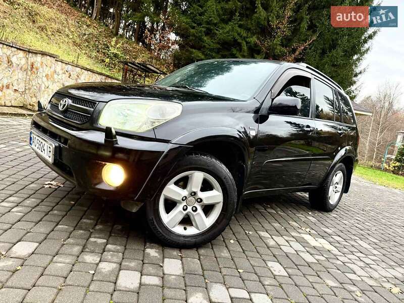 Внедорожник / Кроссовер Toyota RAV4 2005 в Солотвине