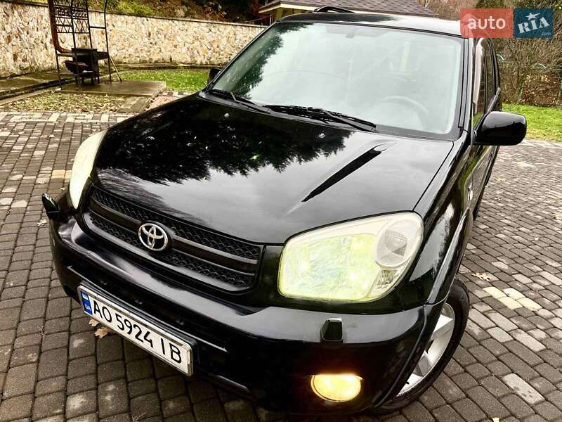 Внедорожник / Кроссовер Toyota RAV4 2005 в Солотвине