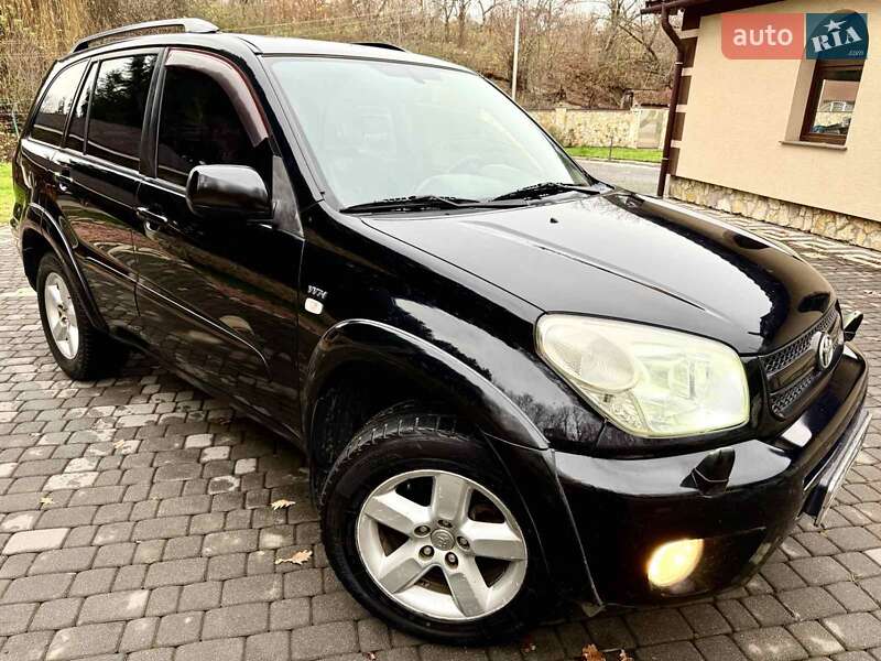 Внедорожник / Кроссовер Toyota RAV4 2005 в Солотвине