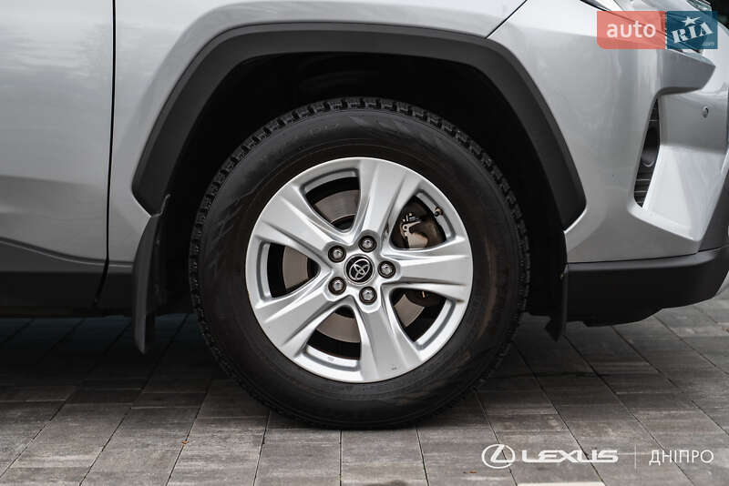 Внедорожник / Кроссовер Toyota RAV4 2019 в Днепре