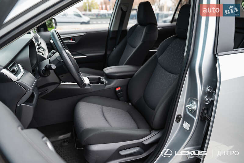 Внедорожник / Кроссовер Toyota RAV4 2019 в Днепре