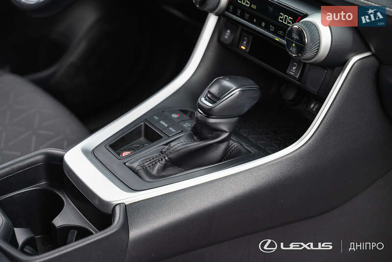 Внедорожник / Кроссовер Toyota RAV4 2019 в Днепре